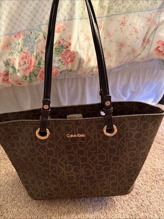 Calvin Klein Handbags - Calvin Klein tote